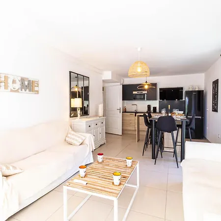 דירה Bb With Pool, Close To The Beach, Shops